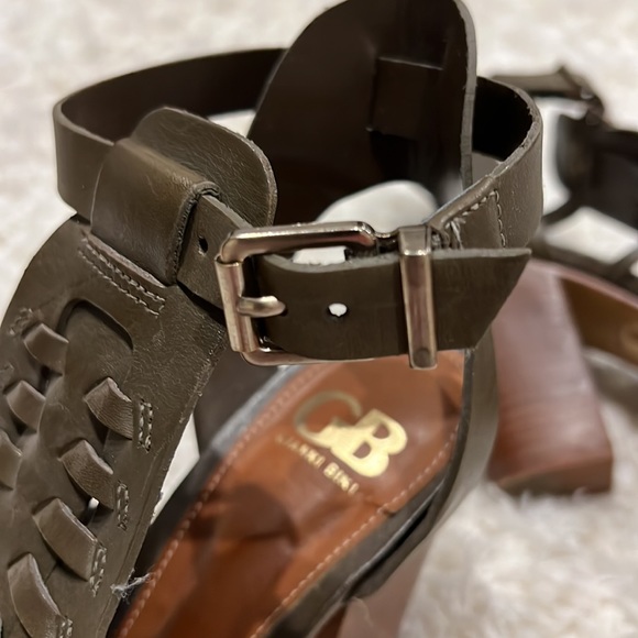 EUC Gianni Bini strap heels, olive green, leather upper, made in Brazil, size 9. - Picture 11 of 13